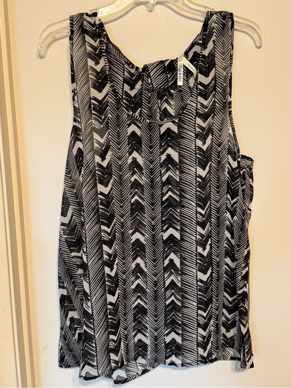 Live 4 Truth Black & White Chevron-Stripe Sleeveless Camisole